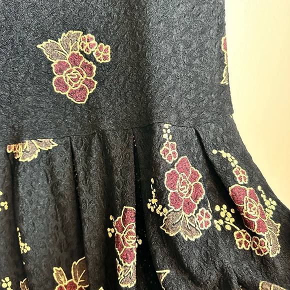 LuLaRoe Amelia from the Elegant Collection size M - Picture 3 of 12